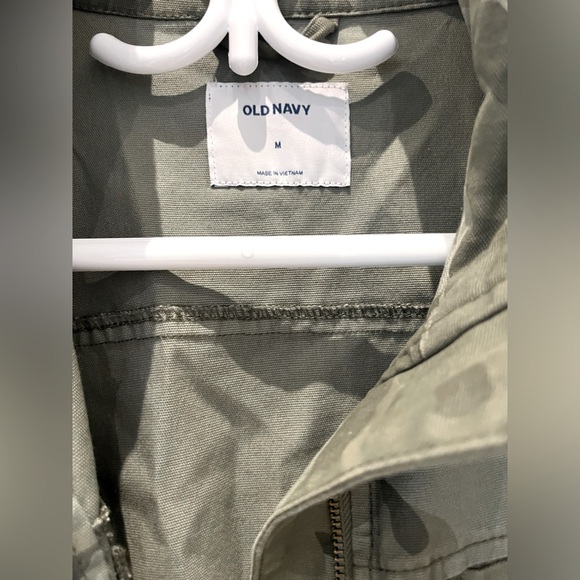 OLD NAVY camo print jacket, New without tags - Picture 4 of 5